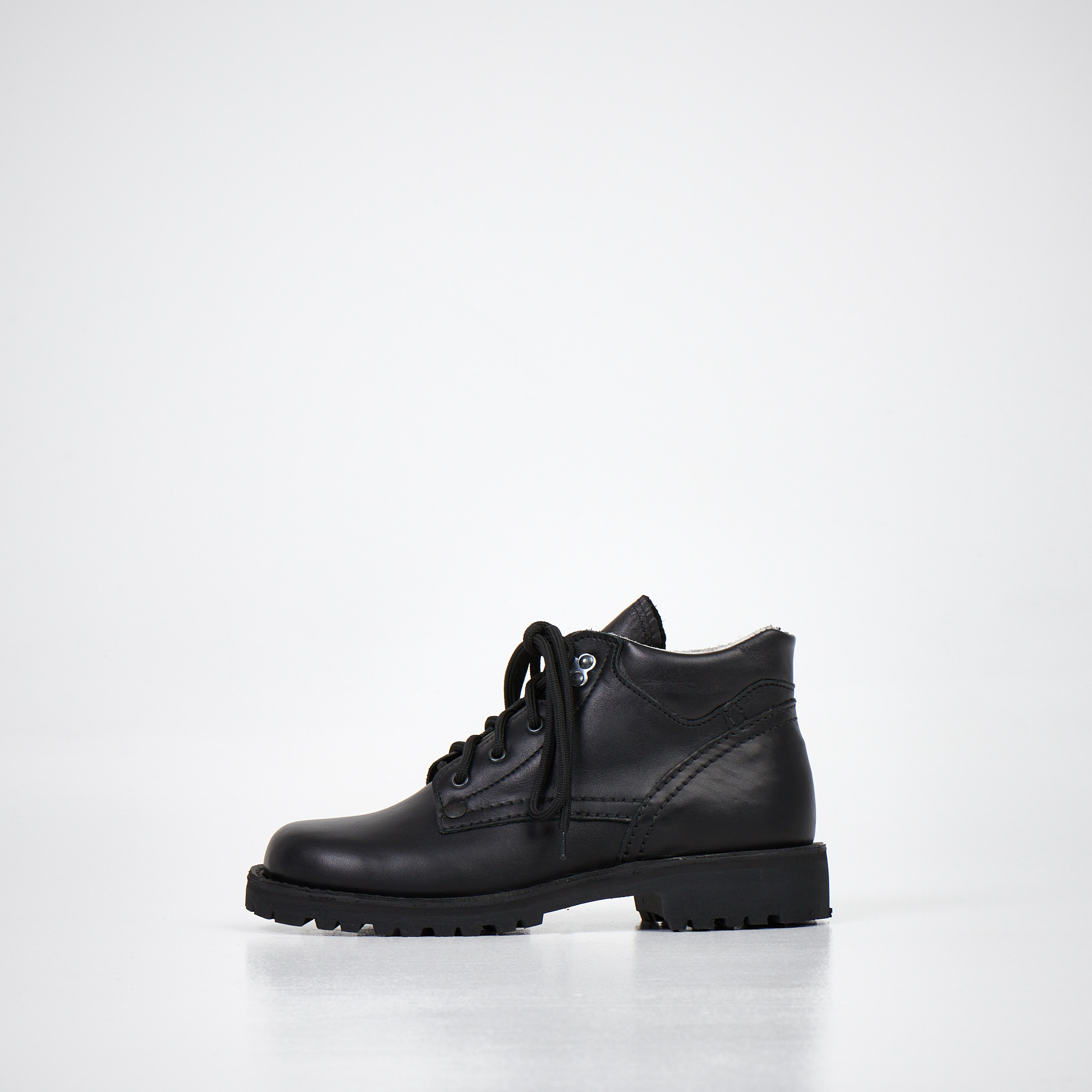 AIPI Handmade Ankle Boots - Black. Nilkkurisaappaat.